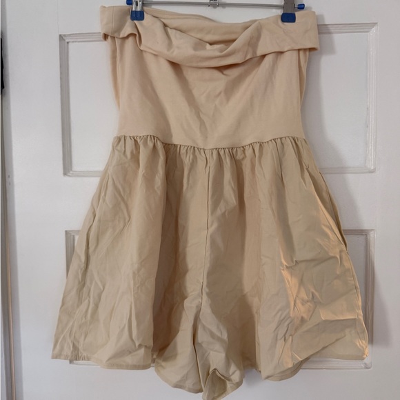 Cream Strapless romper - Picture 3 of 4